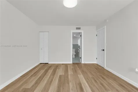 4709 NW 7th Street Miami FL 33126