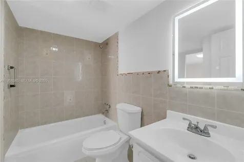 4709 NW 7th Street Miami FL 33126