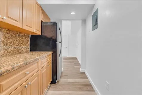4709 NW 7th Street Miami FL 33126