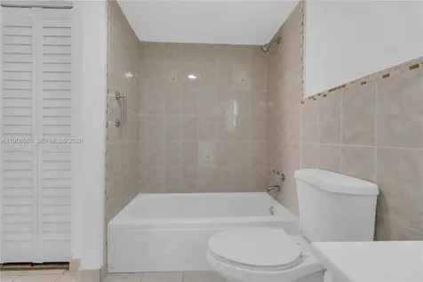 4709 NW 7th Street Miami FL 33126