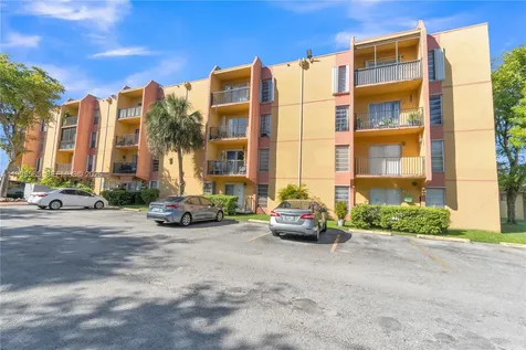 4709 NW 7th Street Miami FL 33126