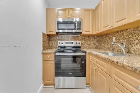 4709 NW 7th Street Miami FL 33126