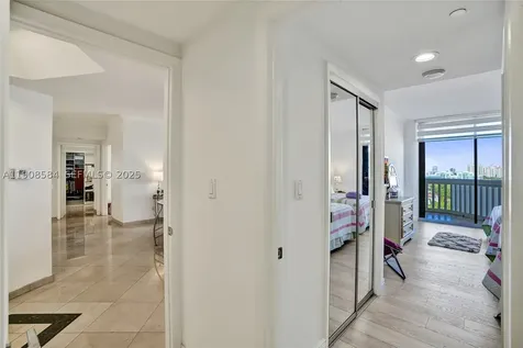2000 Island Boulevard Aventura FL 33160
