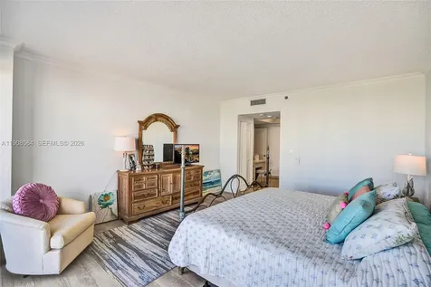 2000 Island Boulevard Aventura FL 33160