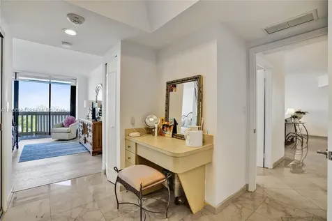 2000 Island Boulevard Aventura FL 33160