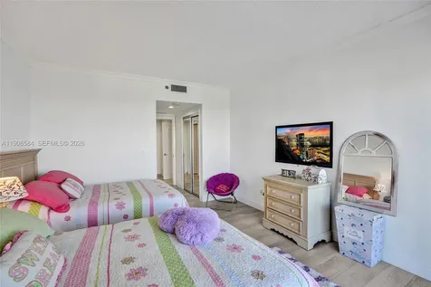 2000 Island Boulevard Aventura FL 33160