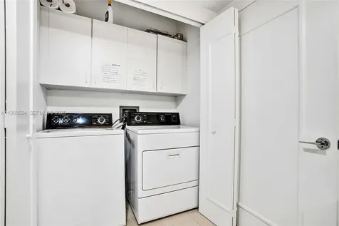 2000 Island Boulevard Aventura FL 33160