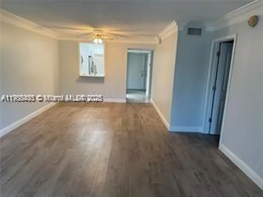 3571 Inverrary Drive Lauderhill FL 33319