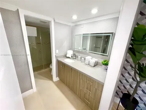 20500 W Country Club Drive Aventura FL 33180