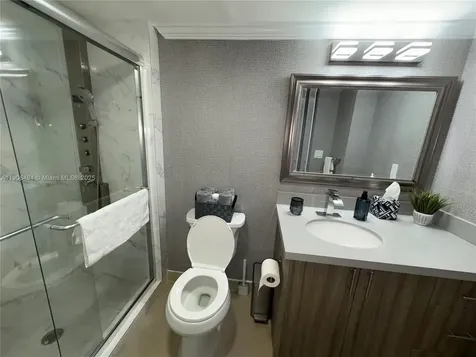 20500 W Country Club Drive Aventura FL 33180