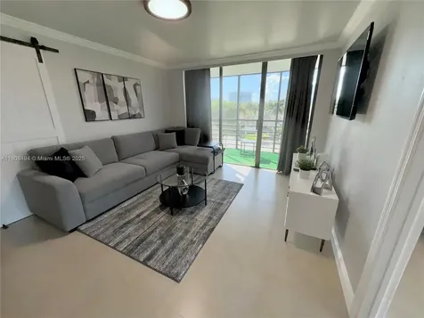 20500 W Country Club Drive Aventura FL 33180