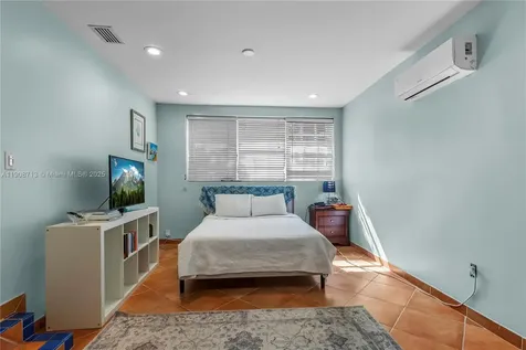 1875 Alamanda Drive North Miami FL 33181