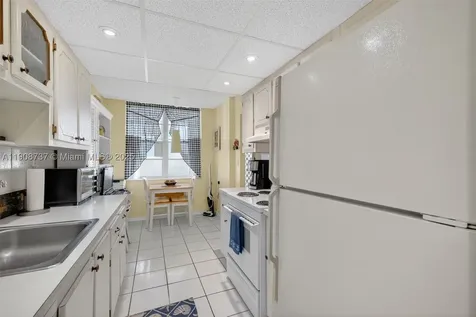 2901 NW 48th Avenue Lauderdale Lakes FL 33313