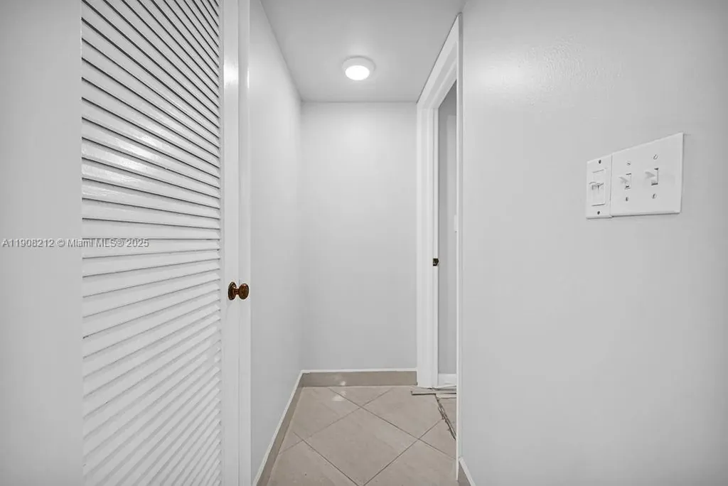 4020 N Hills Drive Hollywood FL 33021