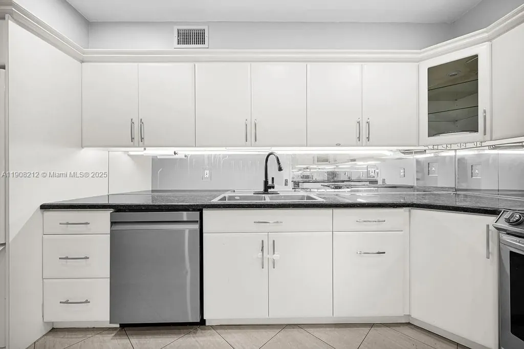 4020 N Hills Drive Hollywood FL 33021