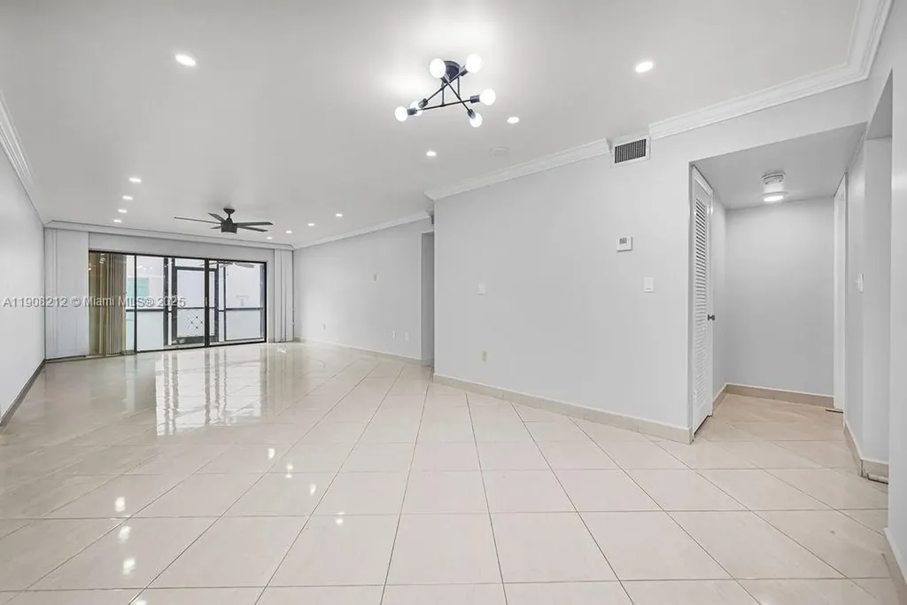 4020 N Hills Drive Hollywood FL 33021