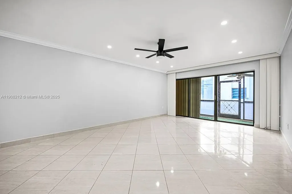4020 N Hills Drive Hollywood FL 33021