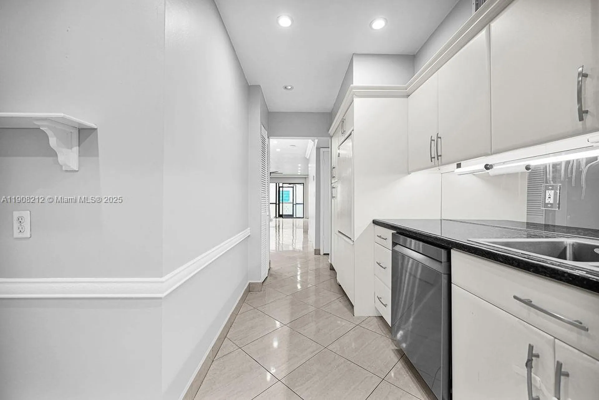 4020 N Hills Drive Hollywood FL 33021