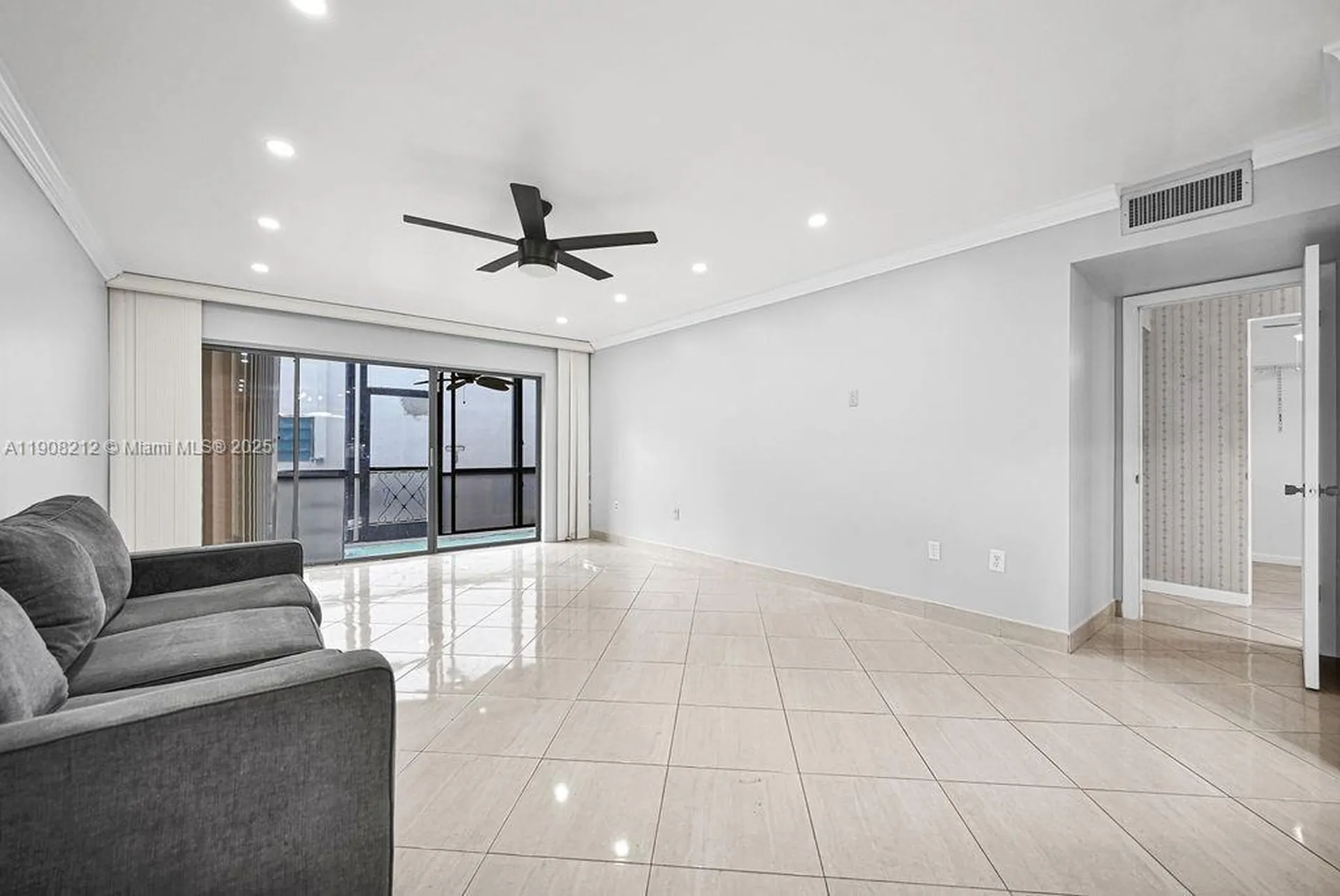 4020 N Hills Drive Hollywood FL 33021