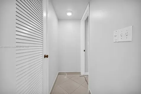 4020 N Hills Drive Hollywood FL 33021