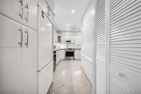 4020 N Hills Drive Hollywood FL 33021