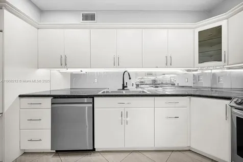 4020 N Hills Drive Hollywood FL 33021