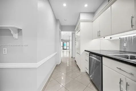4020 N Hills Drive Hollywood FL 33021