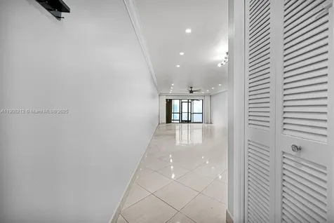 4020 N Hills Drive Hollywood FL 33021