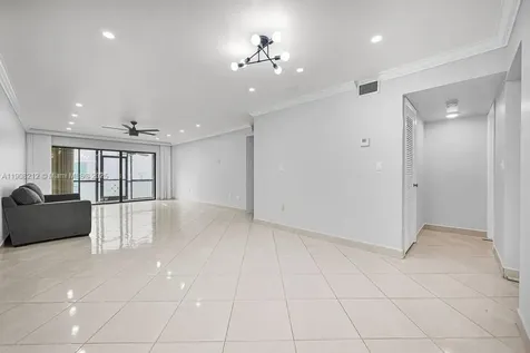 4020 N Hills Drive Hollywood FL 33021