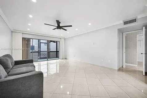 4020 N Hills Drive Hollywood FL 33021