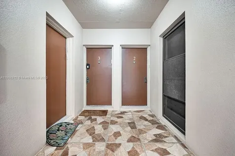 4020 N Hills Drive Hollywood FL 33021