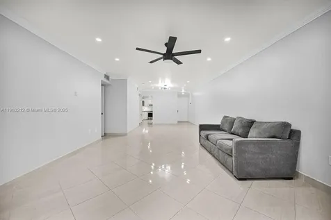 4020 N Hills Drive Hollywood FL 33021