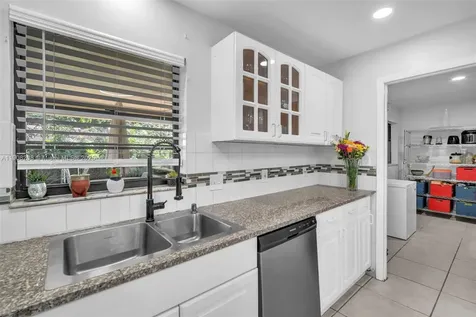1821 SW 98th Terrace Miramar FL 33025