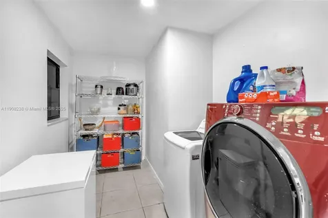 1821 SW 98th Terrace Miramar FL 33025