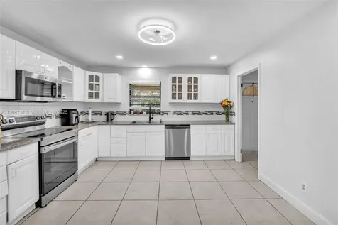 1821 SW 98th Terrace Miramar FL 33025