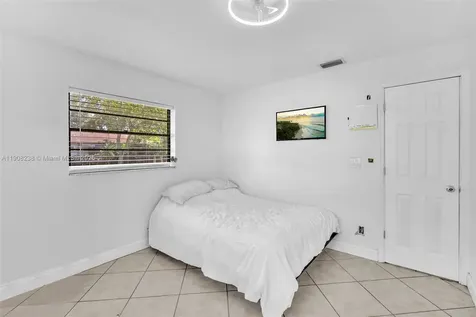 1821 SW 98th Terrace Miramar FL 33025