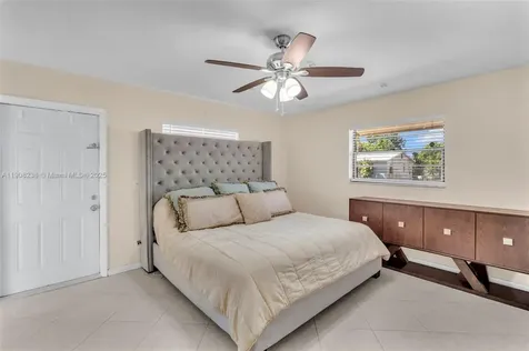 1821 SW 98th Terrace Miramar FL 33025