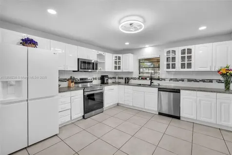 1821 SW 98th Terrace Miramar FL 33025