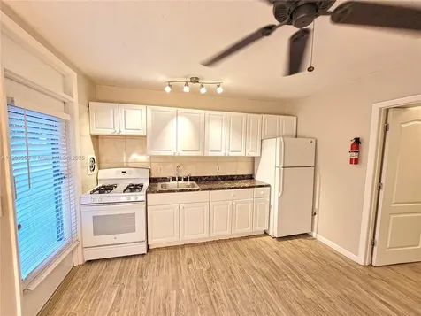 441 Collins Avenue Miami Beach FL 33139