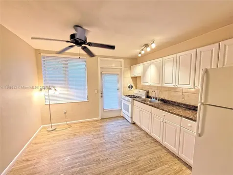 441 Collins Avenue Miami Beach FL 33139