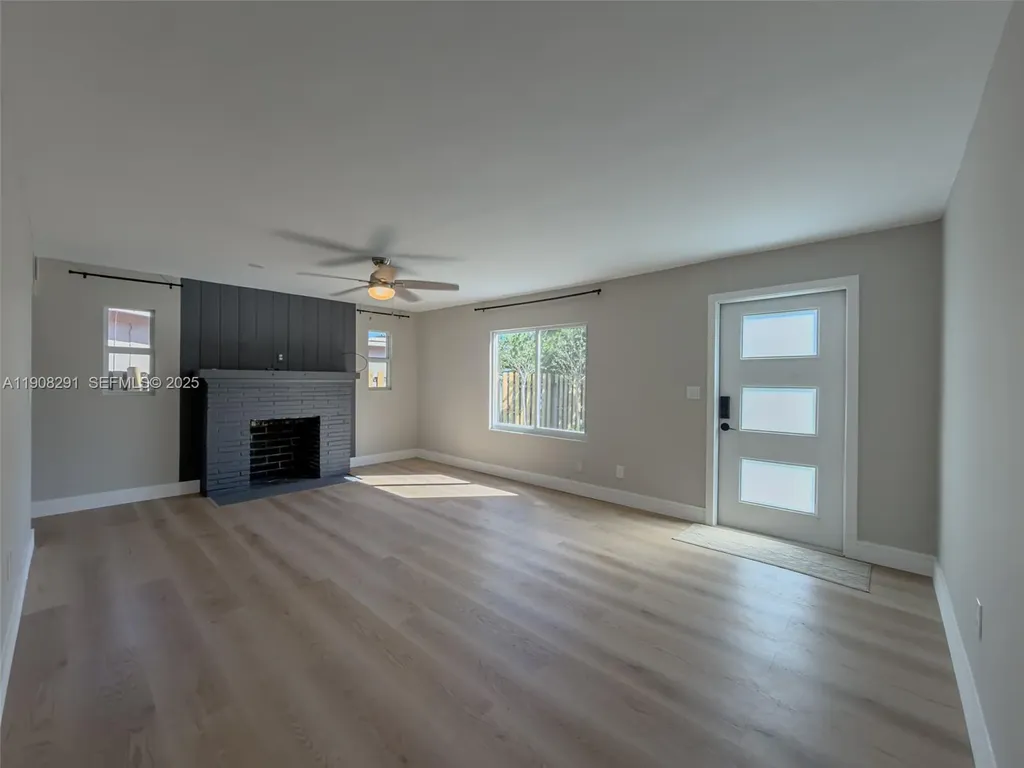 1813 SW 10th Street Fort Lauderdale FL 33312