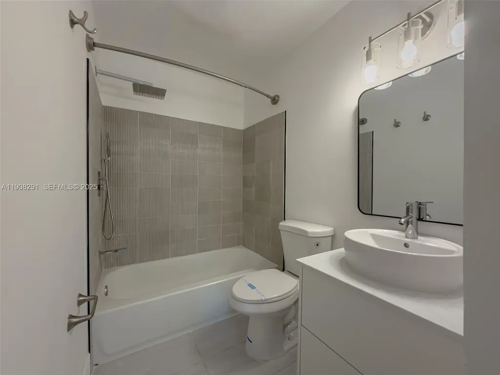 1813 SW 10th Street Fort Lauderdale FL 33312