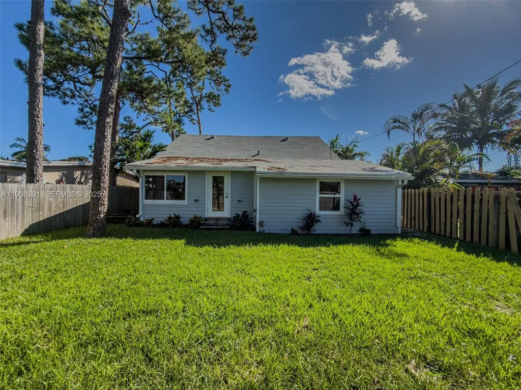 1813 SW 10th Street Fort Lauderdale FL 33312