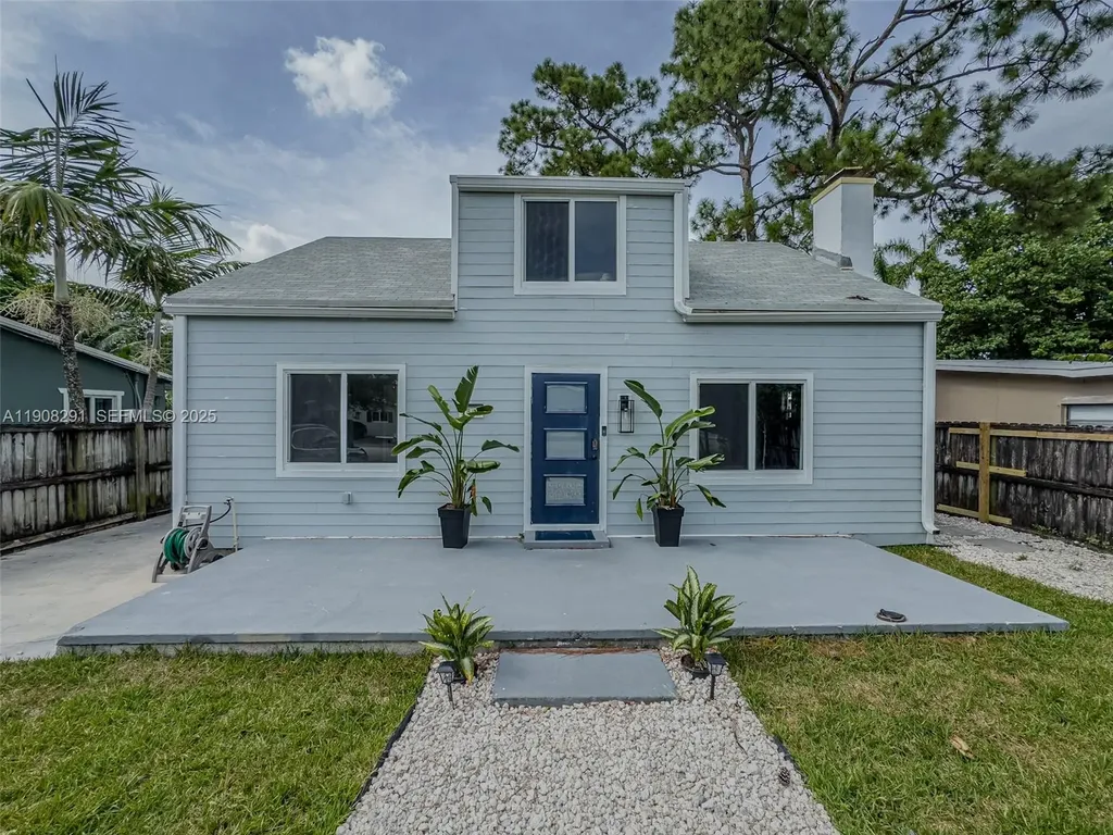 1813 SW 10th Street Fort Lauderdale FL 33312