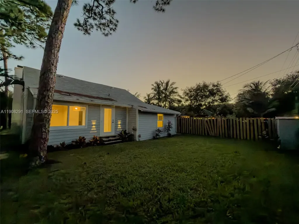 1813 SW 10th Street Fort Lauderdale FL 33312