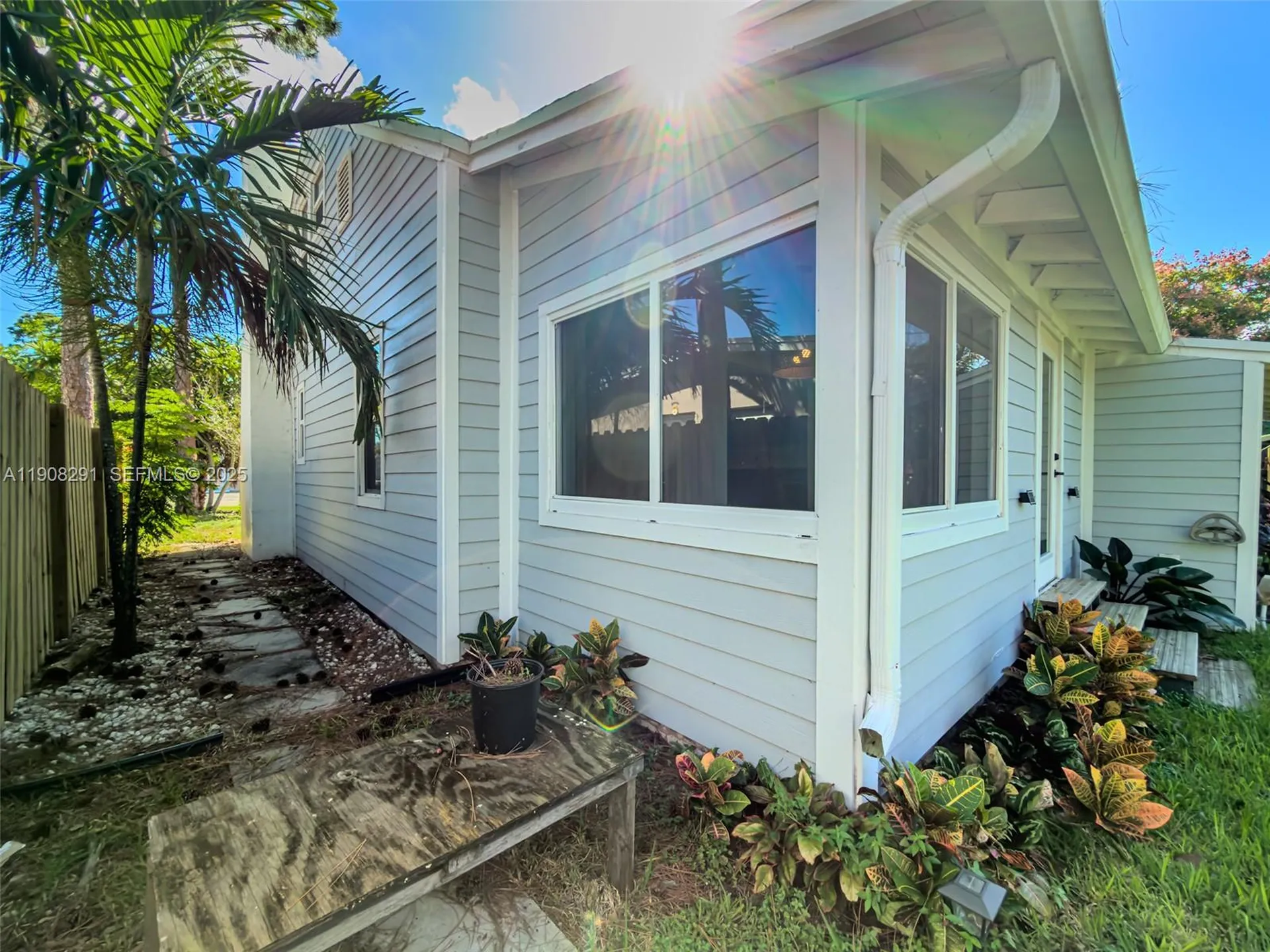 1813 SW 10th Street Fort Lauderdale FL 33312