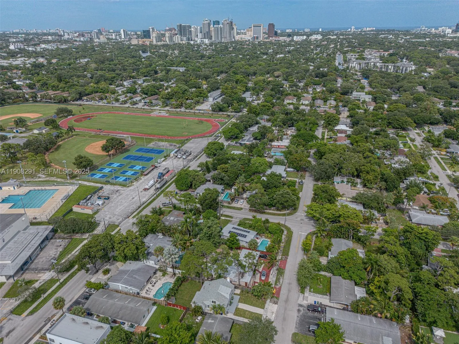 1813 SW 10th Street Fort Lauderdale FL 33312