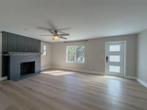 1813 SW 10th Street Fort Lauderdale FL 33312