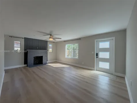 1813 SW 10th Street Fort Lauderdale FL 33312