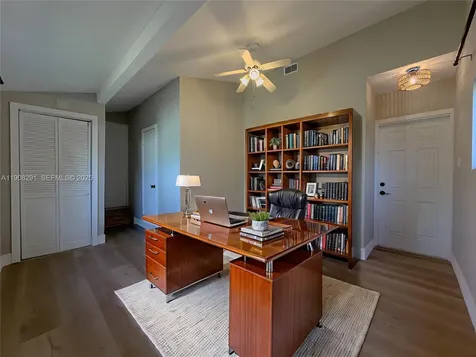 1813 SW 10th Street Fort Lauderdale FL 33312